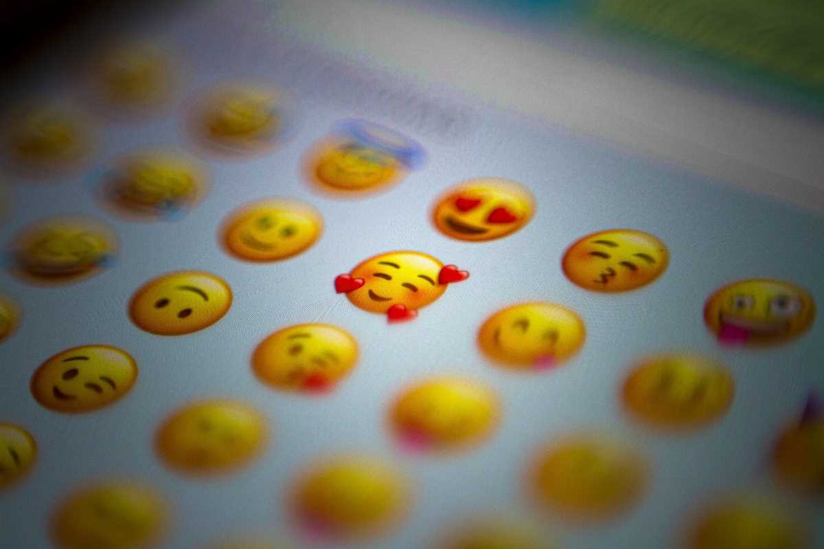 7 Rules for Managing Social Media Use in a Relationship